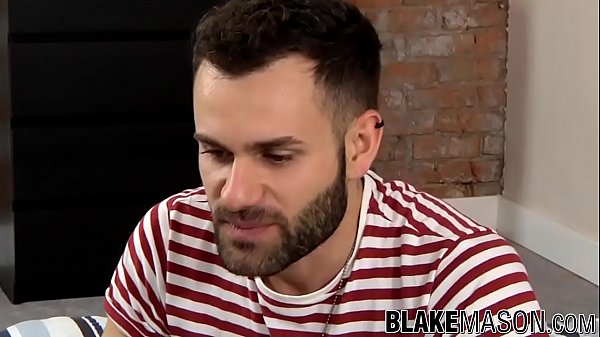 Play MP4 - Stud is all alone and but is eager for some cock jerking