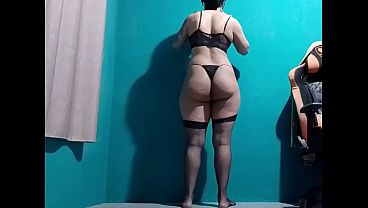 Play MP4 - Gay Rabudo de lingerie sexy &eacute; melhor que mulher