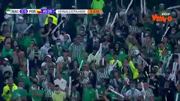 TREMENDA COGIDA LE METE NACIONAL A PEREIRA