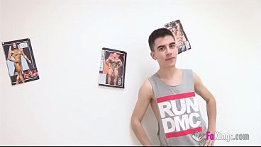 Nonton Karyn Bayres - Personal Sex Trainer: Jordi Wants To Start The New Term By Getting Shredded. Karyn Bayres Will Be In Charge Of It thumbnail