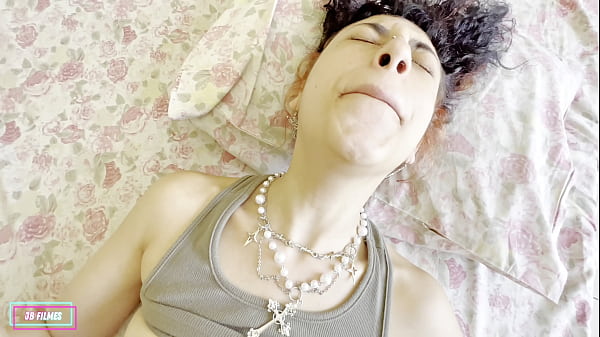 NOVINHAVAI A PRIMEIRA_VEZ NO MOTEL E TENTA PERDER A VIRGINDADEDO CÚ