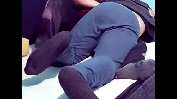 Acercamiento de la cogida que me da mi amigo 