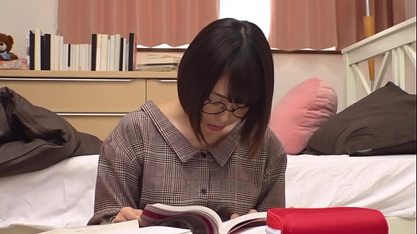 Play MP4 - https&colon;&sol;&sol;bit&period;ly&sol;3IJ7L7j　むっつり文系メガネっ子3姉妹知的好奇心&srarr;性的欲求へ！？書籍の世界でしか知らなかった男性器を目撃し痴態を晒し大暴走！ 想像よりも逞しくスケベ心を煽る卑猥なフォルム&lpar;男性器&rpar;に大発情！【パート2】