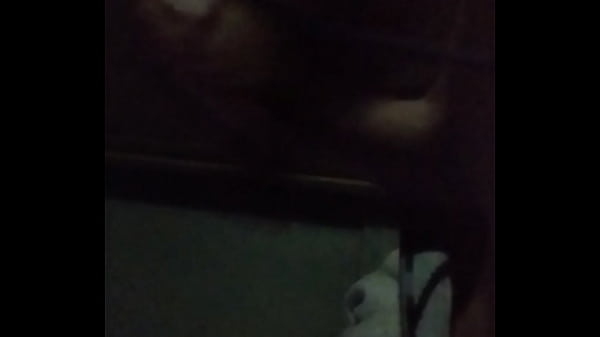 Batendo_uma punheta com_pirocao