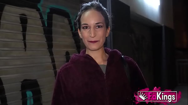 Play MP4 - Rebeka is in her 30s now and she wants young rooks to let loose&excl;