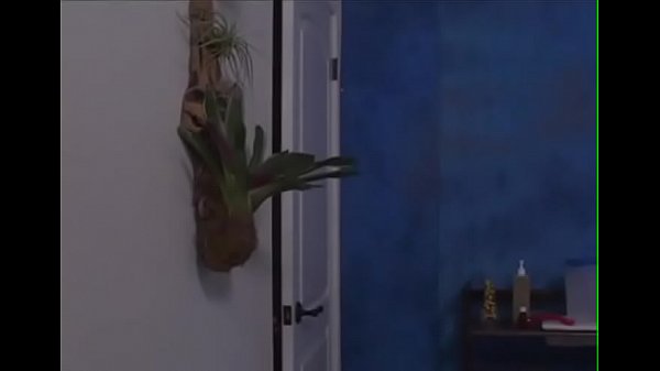 Nonton Frisky Beauty Receives Facial Cum Load thumbnail