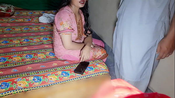 Landlord wants to fuck her tight pussy on exchange ofrent MAKAN MALIK NE KIRAYE K BADLE KYA_MANG LIYA