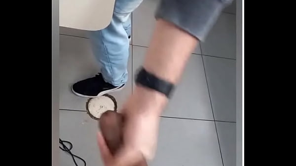 Macho Comedor De Rabo Me Fodeu thumbnail