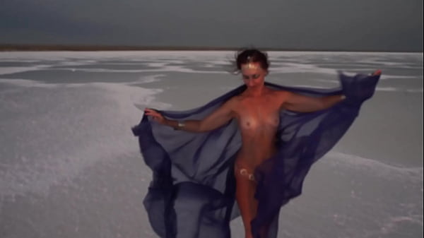 Erotic Dance on_salt crust of Salt Lake_Elton