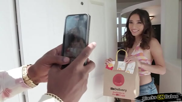 Play MP4 - Petite latina riding black delivery guy