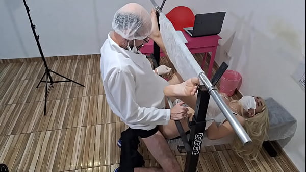 Play MP4 - Fui mostrar meu cu para o Ginecologista clandestino paguei barato na consulta&excl;