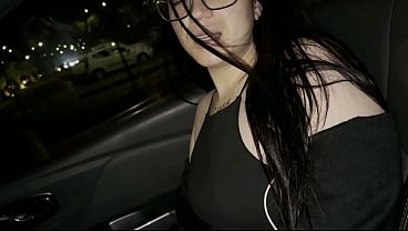 We go_shoppingwith mystep-cousin andthen hewants to pay meback like this