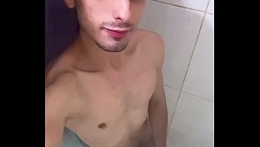 Nonton Garoto Magro Se Masturbando Seu Grande Penis thumbnail