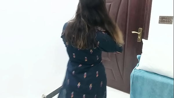 Play MP4 - Desi Girl Sobia Nasir Stripteasing Show