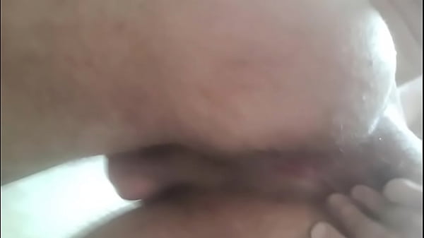 Safada piscando o cuzinho 