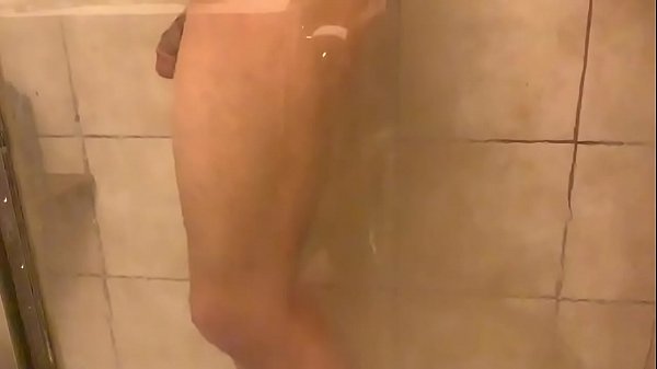 Play MP4 - Beauty boy Slo MO shower