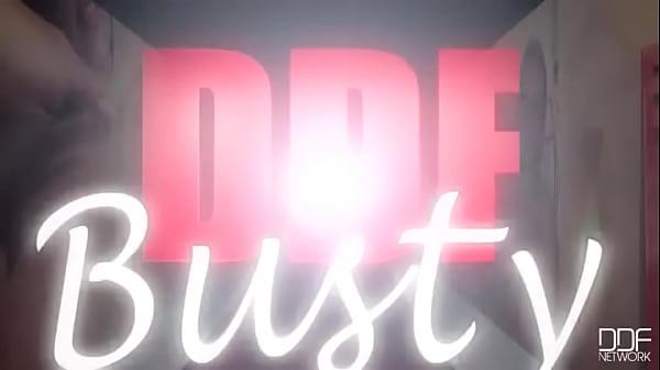 Nonton Sweet Busty Babe Jelena Jensen thumbnail