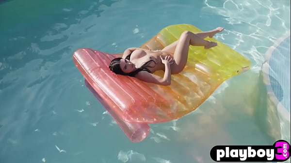 Sexy babe Kaitlynn Anderson exposed her beautiful body and showed nice booty 