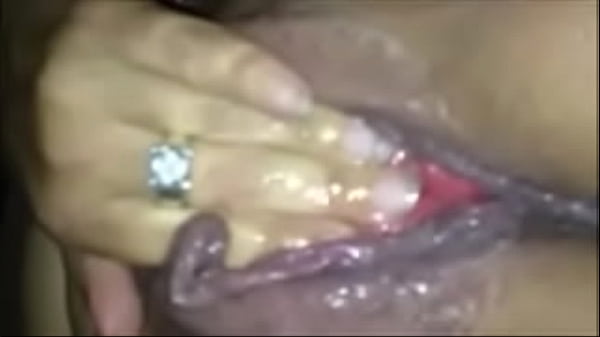 Rubbing and_Fingering Her Extremely_Wet Cunt