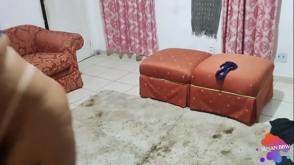 Play MP4 - Depois da academia resolvi treinar em casa na piroca do personal&comma; fudeu meu cuzinho e relaxei com uma gozada maravilhosa
