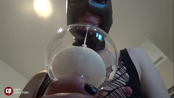 Dutch Latex Cumslut thumbnail