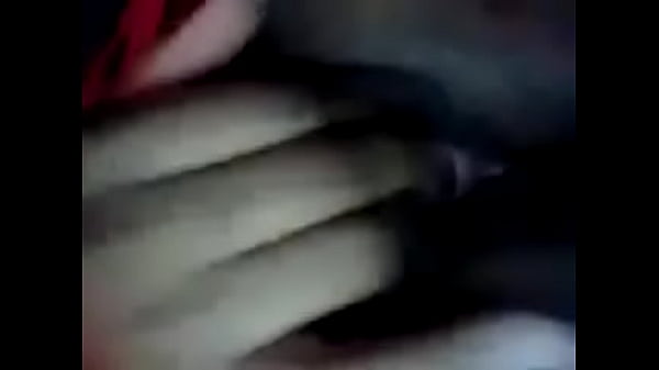 Shaquira plays with_the pussy