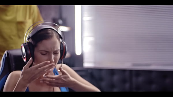 Play MP4 - Gamer Girl Gets Banged After Time Freeze - LoL Match Turns Into Pussy Creampie And Cum In Mouth Lobby