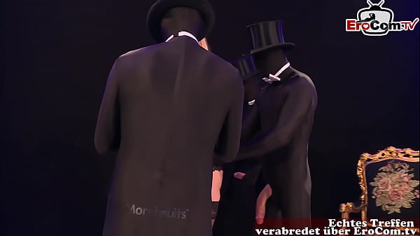 DÜNNE DEUTSCHE BLONDINE BEI FETISCH ANAL GANGBANG_MIT DICKEM_SCHWANZ