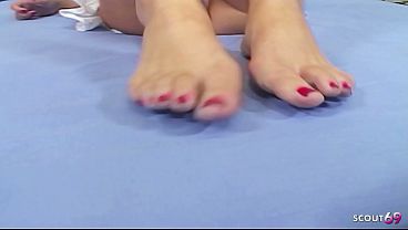 Nonton Natural Big Saggy Tits Teen With Big Bouncing Ass Pick Up For First Casting Fuck By Foot Fetish Lover With Cum On Her Feets thumbnail