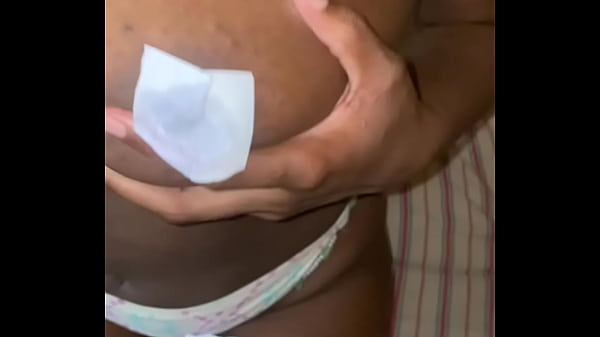 Play MP4 - Qui veut jouer avec mes gros seins &quest;