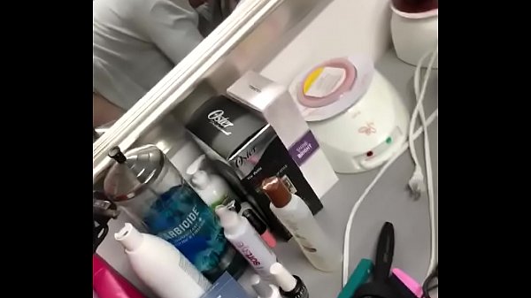 Play MP4 - Milf &lpar;cut my hair&rpar;&comma; so I gave her a tip