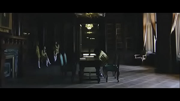 LOONA/yyxy - love4eva (feat. Grimes) (chica del mes)
