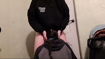 I Hold Her Hair And Control Her Head To Make Her Cum Faster thumbnail