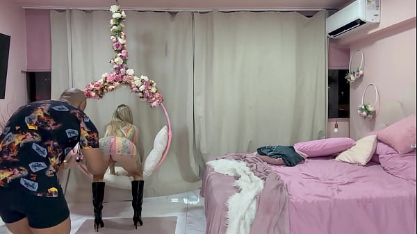 Nonton Caiu Na Comendo A Loira Gostosa Na Rede Na Balan&ccedil;a. Bastidores thumbnail