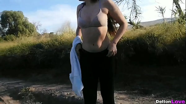 Play MP4 - Salida en bici con mi novia se sale de control&comma; se empieza a desnudar y me la termin&oacute; cogiendo