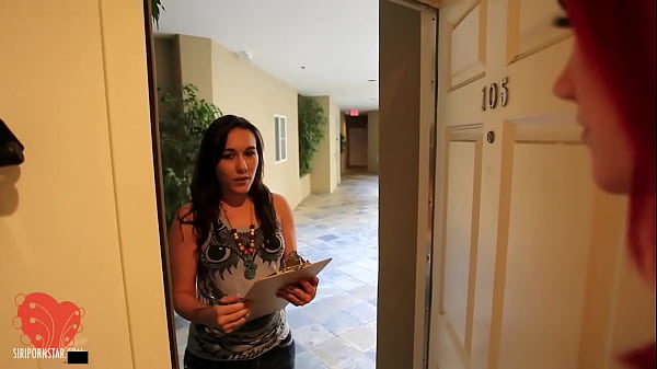 Full Figured Fox Siri Pornstar Tongue Fucks Small Boobed Sinn Sage! 