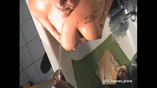 005Geduscht mit Pisse I