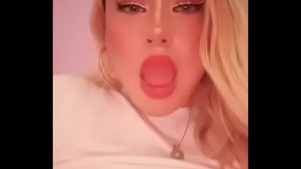 Tetona tocandose rico