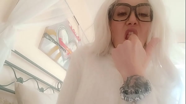 When my step aunt has a lot of desire but has no penis to satisfy her 