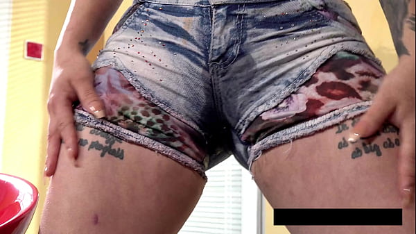 Inked beauty lina jones' piss soaked session 