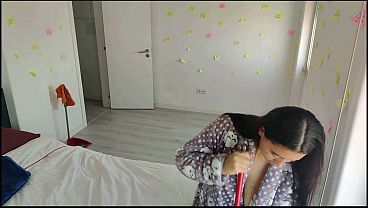 Nonton Cojendo Madrastra Sexy En Posici&oacute;n Misionera Debajo De La Cama thumbnail