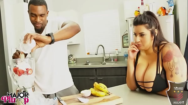 Sofia rose eye fucks rome major in gym flirting turned pussy pounding 