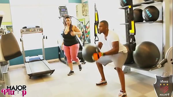 Sofia rose eye fucks rome major in gym flirting turned pussy pounding 