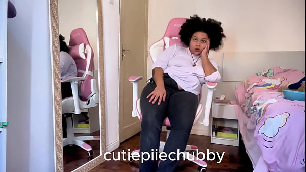 Bbw eating and period farting while bf is watching and annoying