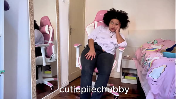 Nonton Bbw Eating And Period Farting While Bf Is Watching And Annoying thumbnail