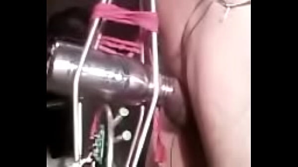 Play MP4 - botella electrica pone dura mi verga