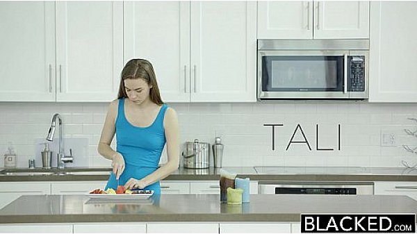 Nonton Blacked Tali Talks Her Man Into Letting Her Try Bbc thumbnail