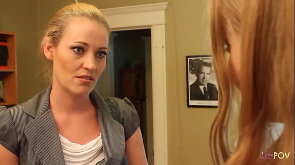 Play MP4 - A cheat on a partner makes an awesome lesbian threesome with lots of pussy licking