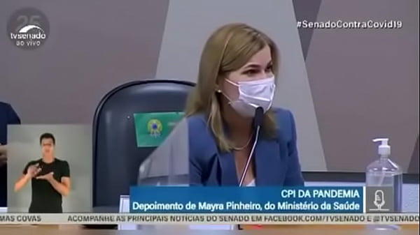 Velho acaba com novinha bolsonarista sem d&oacute; 