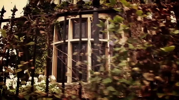 Nonton Kit Lee And Kat Lee Are The Best Housewives thumbnail